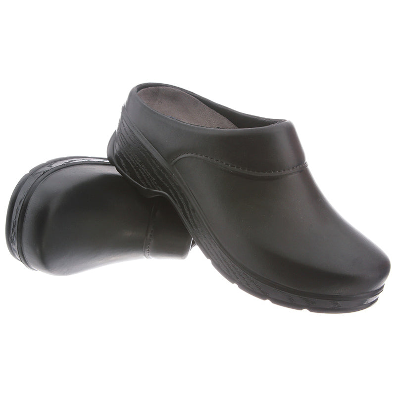 Pair of Abilene black slip-resistant clogs, designed for restaurant professionals with a sleek, durable upper and a non-slip outsole for safety and comfort during long shifts.